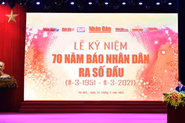 Thủ tướng Nguyễn Xuân Phúc phát biểu tại Lễ kỷ niệm 70 năm ngày Báo Nhân dân ra số đầu tiên. (Ảnh: Thi Uyên/Vietnam+)