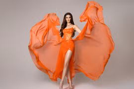 Bán kết Miss Universe: Trang phục dạ hội ấn tượng của Khánh Vân