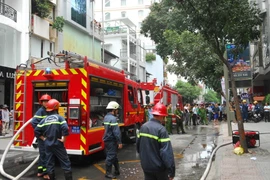 Thành phố Hồ Chí Minh: Cháy lớn ở một kho hàng phế liệu tại Quận 9 