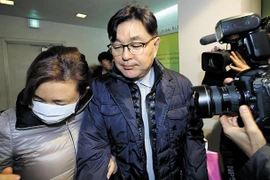 Kim Young-jae, bác sỹ phẫu thuật thẩm mỹ và da liễu, bạn lâu năm với bà Choi Soon-sil. (Nguồn: Newsis)