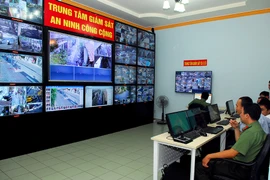 Trung tâm giám sát camera an ninh công cộng của Công an Quận 5, Thành phố Hồ Chí Minh. (Ảnh: Mạnh Linh/TTXVN)
