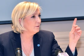 Bà Marine Le Pen tại cuộc họp báo ở N'Djamena ngày 22/3. (Nguồn: AFP/TTXVN)