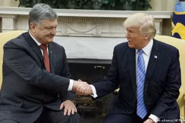 Tổng thống Mỹ Donald Trump gặp người đồng cấp Ukraine Petro Poroshenko tại Nhà Trắng. (Nguồn: AP)
