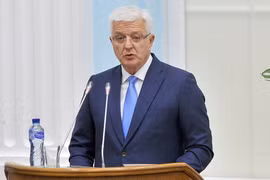Thủ tướng Montenegro Dusko Markovic phát biểu tại phiên họp Quốc hội Montenegro tại Cetinje ngày 28/4. (Nguồn: EPA/TTXVN)