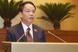 Chủ nhiệm Ủy ban Quốc phòng và An ninh của Quốc hội Võ Trọng Việt trình bày Báo cáo giải trình, tiếp thu, chỉnh lý dự án Luật cảnh vệ. (Ảnh: Phương Hoa/TTXVN)