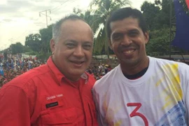 Luật sư Jose Felix Pineda, (phải) một ứng cử viên trong cuộc bầu cử Quốc hội lập hiến ở Venezuela. (Nguồn: presstv.ir)