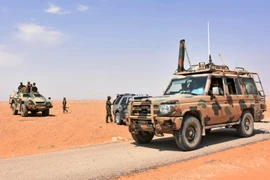 Quân đội Syria trong chiến dịch truy quét IS ở tỉnh Deir Ezzor ngày 4/9. (Nguồn: AFP/TTXVN)