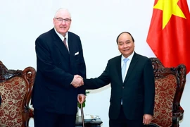 Thủ tướng Nguyễn Xuân Phúc tiếp ông Henry Keswick, Chủ tịch Tập đoàn Jardine Matheson (Anh). (Ảnh: Thống Nhất/TTXVN)