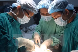 Cứu sống sản phụ bị nhau cài răng lược xâm lấn bàng quang