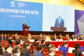 Thủ tướng Nguyễn Xuân Phúc phát biểu tại Hội nghị Bộ trưởng phụ trách thương mại. (Ảnh: Thống Nhất/TTXVN)