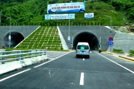 Cửa phía Nam hầm Đèo Cả. (Ảnh: Thế Lập/TTXVN)