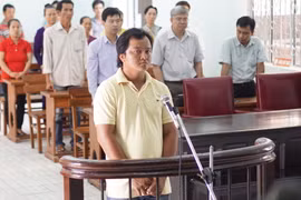 Bị cáo Ngô Tấn Thảo tại phiên tòa. (Ảnh: Hải Âu/TTXVN)