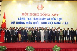 Thủ tướng Nguyễn Xuân Phúc và các đại biểu. (Ảnh: Thống Nhất/TTXVN)