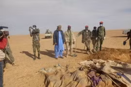 Thi thể người di cư thiệt mạng trên sa mạc ở Niger. (Nguồn: AP)