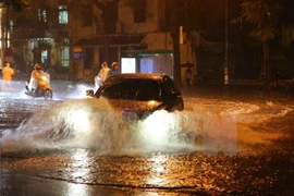 Đêm 19/7, các tỉnh miền Bắc và thủ đô Hà Nội tiếp tục có mưa dông