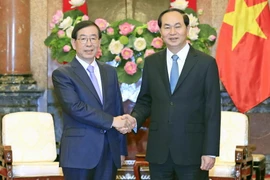 Chủ tịch nước Trần Đại Quang tiếp Ngài Park Won soon, Đặc phái viên của Tổng thống Hàn Quốc đang trong chuyến thăm và làm việc tại Việt Nam. (Ảnh: Nhan Sáng/TTXVN)