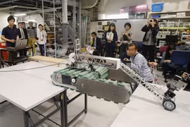 Robot Fuhga trình diễn tại buổi ra mắt. (Nguồn: Kyodo News)