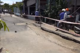 TPHCM di dời khẩn cấp 7 hộ dân trong khu vực nứt đường dân sinh