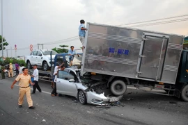 Hiện trường vụ tai nạn. (Ảnh: Mạnh Linh/TTXVN)