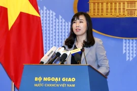 Người phát ngôn Bộ Ngoại giao Lê Thị Thu Hằng chủ trì buổi họp báo. (Ảnh: Văn Điệp/TTXVN)