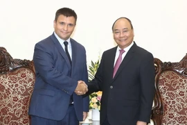Thủ tướng Nguyễn Xuân Phúc tiếp Bộ trưởng Bộ Ngoại giao Ukraine Pavlo Klimkin đang thăm chính thức Việt Nam. (Ảnh: Thống Nhất/TTXVN)