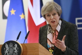 Thủ tướng Anh Theresa May phát biểu tại một cuộc họp báo ở Brussels, Bỉ ngày 9/3. (Nguồn: EPA/TTXVN)