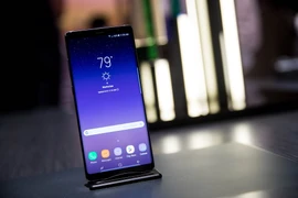 Điện thoại Galaxy Note 8 của Samsung được trưng bày trong buổi giới thiệu ở New York, Mỹ ngày 23/8. (Nguồn: AFP/TTXVN)