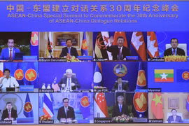 Thủ tướng Chính phủ Phạm Minh Chính phát biểu tại Hội nghị cấp cao đặc biệt kỷ niệm 30 năm quan hệ ASEAN-Trung Quốc. (Ảnh: Lâm Khánh/TTXVN)