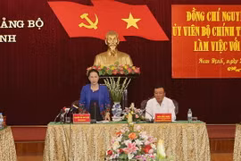 Chủ tịch Quốc hội Nguyễn Thị Kim Ngân làm việc với lãnh đạo chủ chốt tỉnh Nam Định. (Ảnh: Trọng Đức/TTXVN)