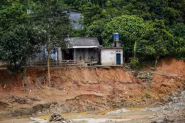 Sạt lở tại xã Phìn Ngan (huyện Bát Xát, Lào Cai) sau bão số 2. (Ảnh: PV/Vietnam+)