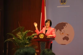 Đại sứ Nguyễn Nguyệt Nga phát biểu tại buổi tọa đàm. (Ảnh: Đỗ Quyên-Trần Chiến/Vietnam+)