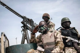 Binh sỹ Nigeria tuần tra tại Damboa, bang Borno, Đông Bắc Nigeria. (Nguồn: AFP/TTXVN)