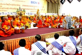 Lào: Tưởng niệm các nạn nhân tử vong tai nạn giao thông