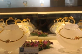 Sản phẩm nữ trang của Công ty SJC trưng bày tại hội chợ. (Ảnh: Hiệp Hà/Vietnam+)