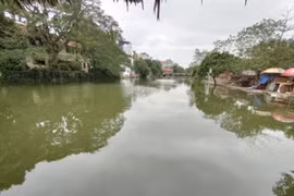 Lấp hồ tự nhiên là một cách đánh đổi có hại cho môi trường. (Nguồn ảnh: HV/Vietnam+)