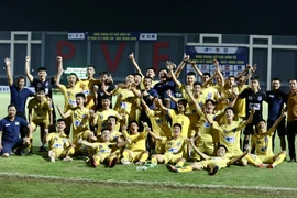 U17 Quốc gia: Thắng penalty kịch tính, SLNA và Nutifood vào chung kết