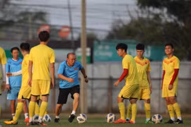 Tuyển U23 Việt Nam tập kín ở buổi tập chiều 9/1 nhằm tránh để lộ thông tin nội bộ trước ngày thi đấu chính thức. (Ảnh: Vietnam+)