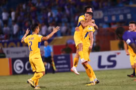 Sông Lam Nghệ An là đội thứ ba trụ hạng thành công ở V-League 2020 cùng Thanh Hóa và Đà Nẵng. (Ảnh: Hiển Nguyễn/Vietnam+) 
