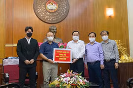 Huấn luyện viên Park Hang-seo ủng hộ tiền tới "Quỹ phòng chống dịch COVID-19". (Ảnh: VFF)