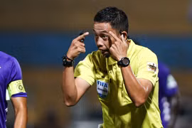 Trước ngày V-League 2020 trở lại sau khi bị hoãn lần hai, công tác trọng tài một lần nữa được đặt dấu hỏi. (Ảnh: Hiển Nguyễn/Vietnam+) 