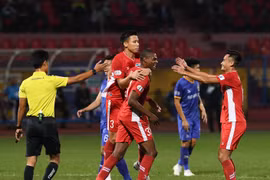 Viettel thắng 1-0 Bình Dương ở vòng 3 giai đoạn hai V-League 2020 để giữ vững ngôi đầu bảng xếp hạng. (Ảnh: Giang Hiển/Vietnam+) 