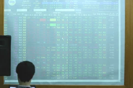 Không khí giao dịch ảm đạm, VN-Index tiếp tục mất gần 5 điểm 