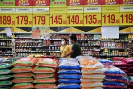 Gạo được bày bán tại một siêu thị ở Bangkok, Thái Lan. (Ảnh minh họa: AFP/TTXVN)