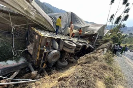 Xe tải đi tốc độ cao gây tai nạn liên hoàn trên đèo Mimosa