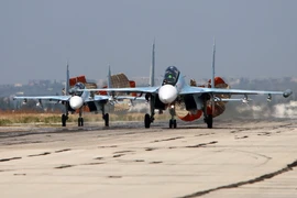 Máy bay Sukhoi SU-24 của Nga tại căn cứ không quân Hmeimim ở tỉnh Latakia, Syria ngày 3/10. (Nguồn: AFP/TTXVN)