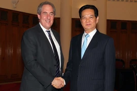 Thủ tướng Nguyễn Tấn Dũng tiếp Đại sứ Michael Froman, Đại diện Thương mại Hoa Kỳ đang thăm và làm việc tại Việt Nam, tháng 4/2015. (Ảnh: Đức Tám/TTXVN)