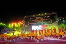 Chương trình nghệ thuật "Hào khí Xương Giang" chào mừng buổi lễ kỷ niệm. (Ảnh Dương Trí/TTXVN) 