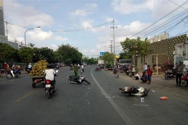 Hòa Bình: Xe máy va chạm với ôtô, hai nữ sinh thương vong