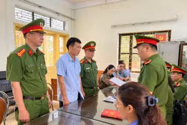 Cơ quan Cảnh sát điều tra thi hành các quyết định tố tụng đối với bị can Đặng Ngọc Luyến. (Nguồn: Công an Nhân dân)