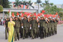 Ra mắt lực lượng tham gia bảo vệ an ninh, trật tự cơ sở ở Nghệ An. (Ảnh: Trịnh Duy Hưng/TTXVN)